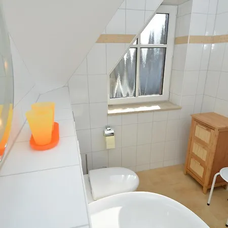 Lottis Utkiek Apt. 03 아파트 *